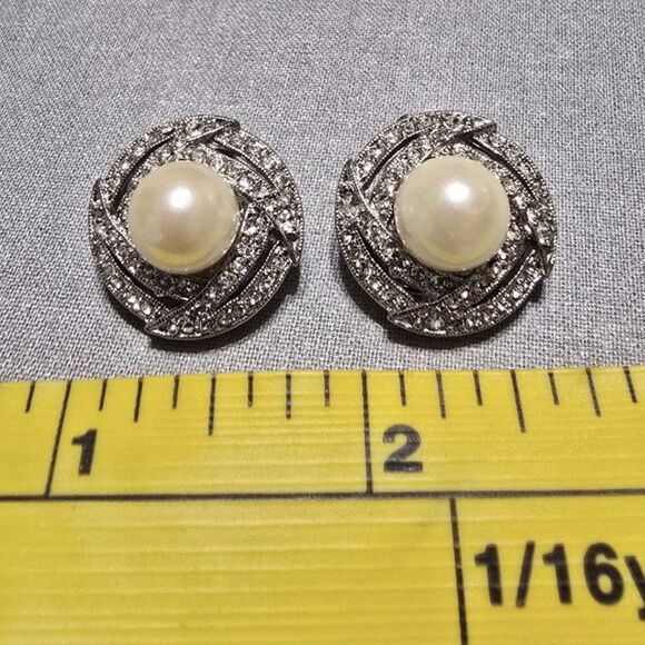 Clip On Earrings - Picture 4 of 7